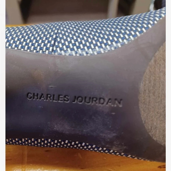 Charles Jourdan Textured Blue & Cream Kitten Heels Size 7.5 - Picture 10 of 10